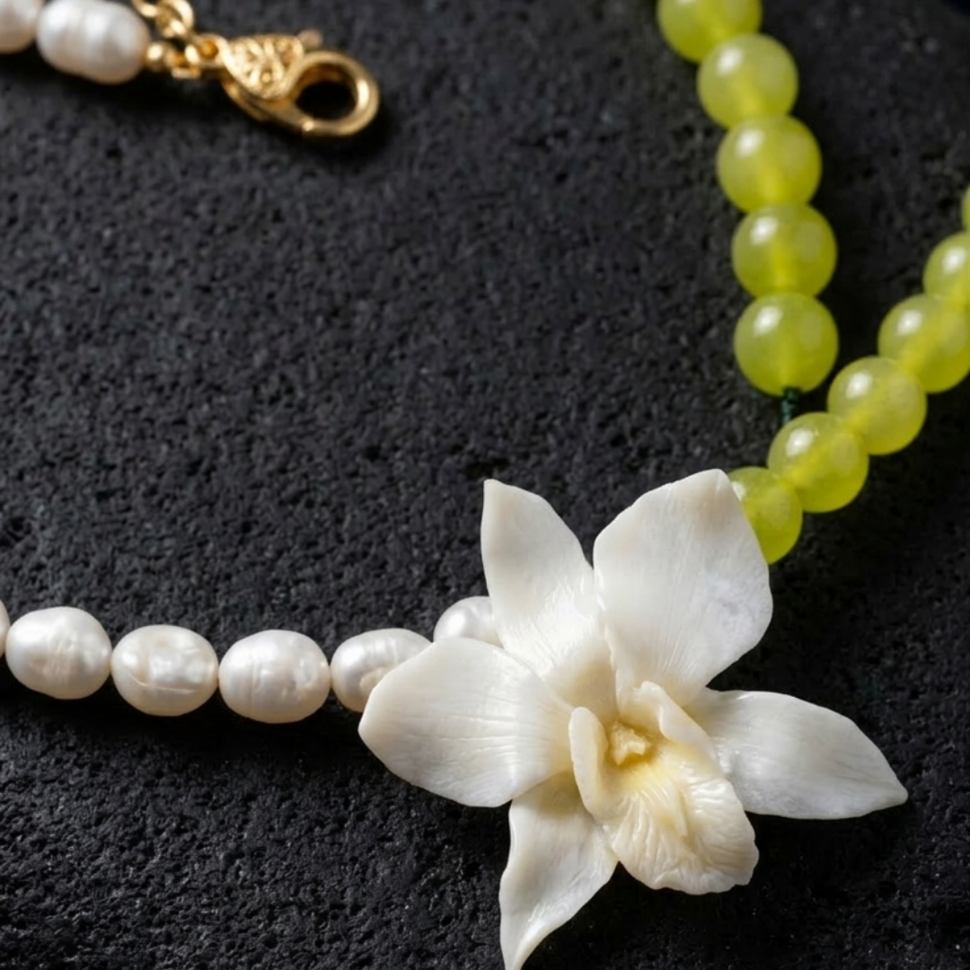 Lime pearl Glow / white orchid