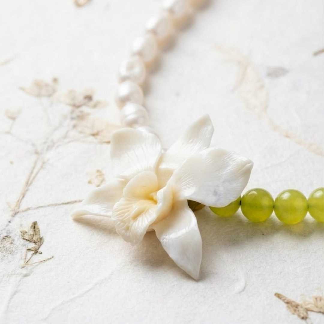 Lime pearl Glow / white orchid